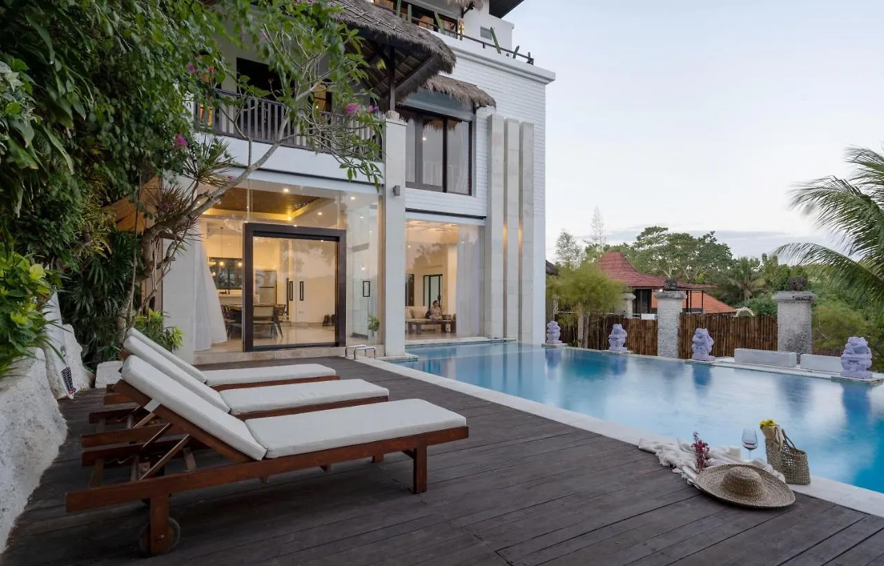 Charming 4-Bedroom Villa - Melasti Beach Ungasan
